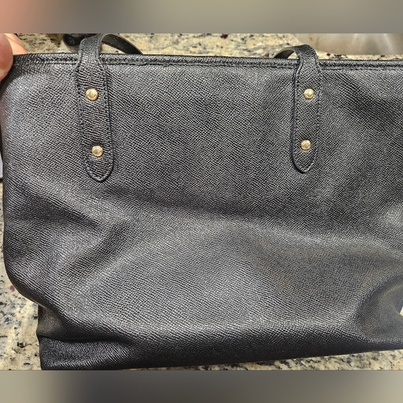 Authentic Coach Black Crossgrain Leather F38848 Tote Shoulder Bag – Zip Top - Picture 4 of 6